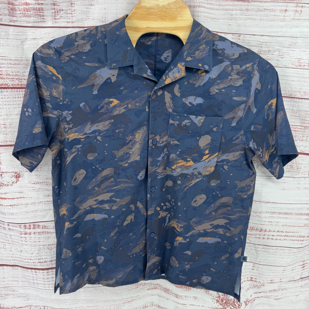 Lululemon Shirt Mens Size XL Ripstop Short Sleeve Button Up Abstract Camo Pocket